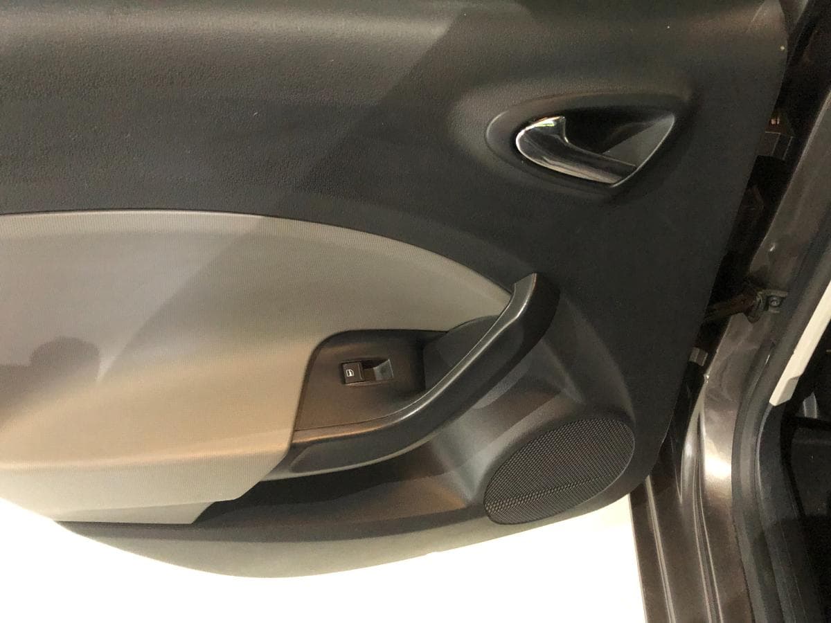 Seat Ibiza 1.2TdI · Ano 2015 — imagem 36