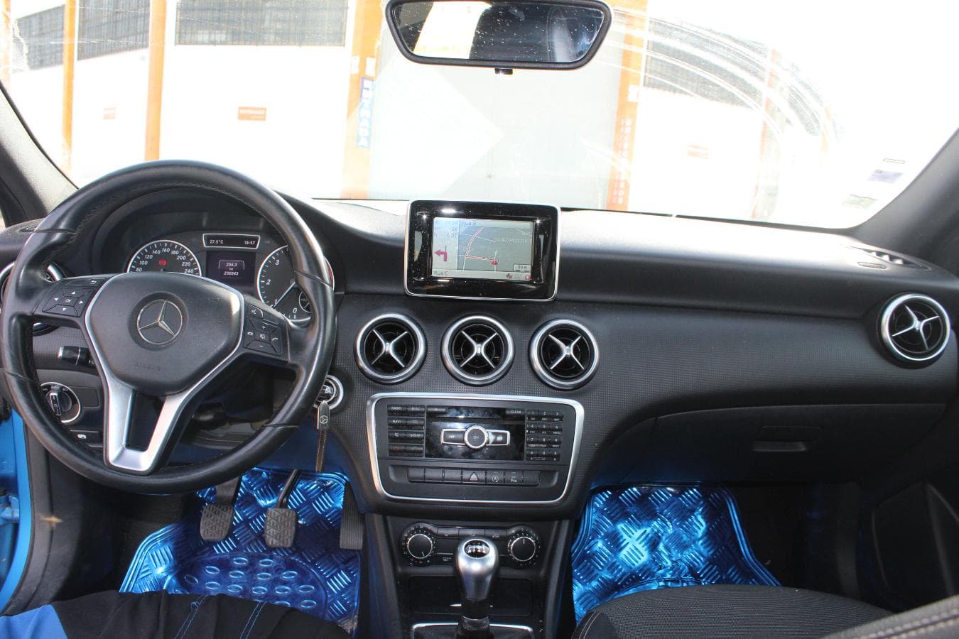 Mercedes-Benz A180 CDI · Ano 2015 — image 17
