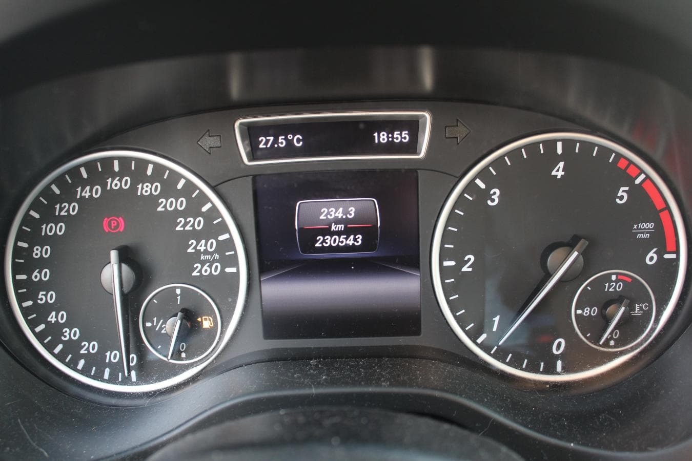 Mercedes-Benz A180 CDI · Ano 2015 — image 22