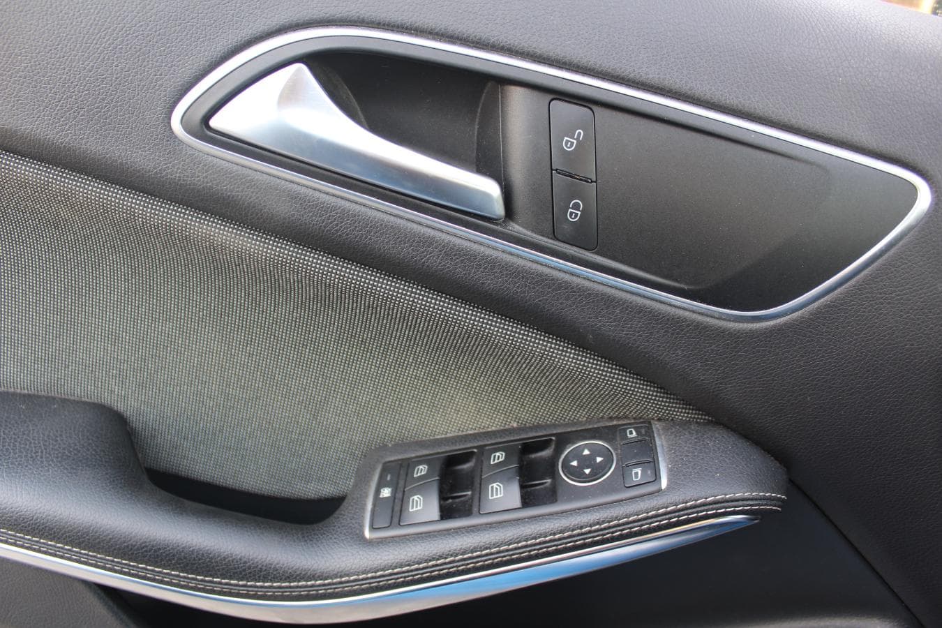 Mercedes-Benz A180 CDI · Ano 2015 — image 23