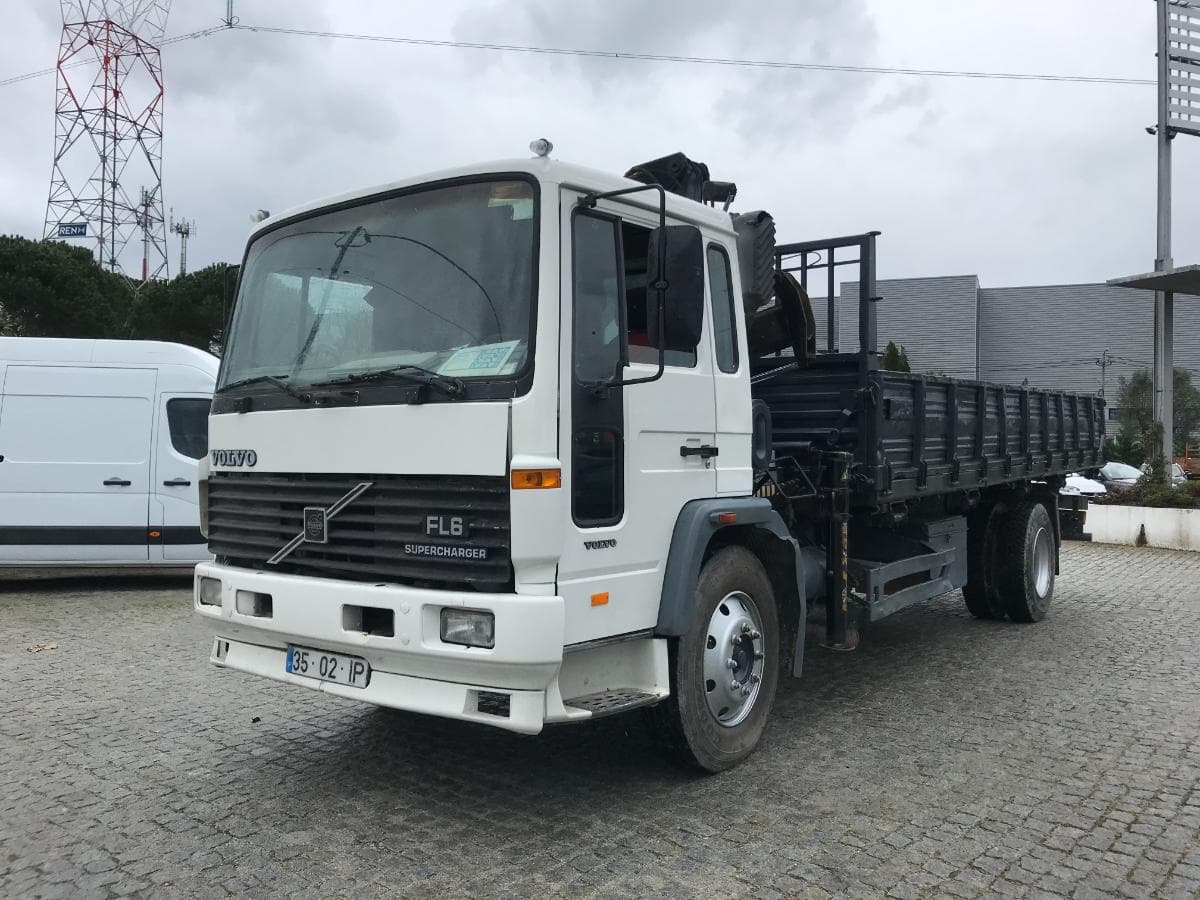 Volvo FL6 Basculante e Grua · Ano 1997 — image 3