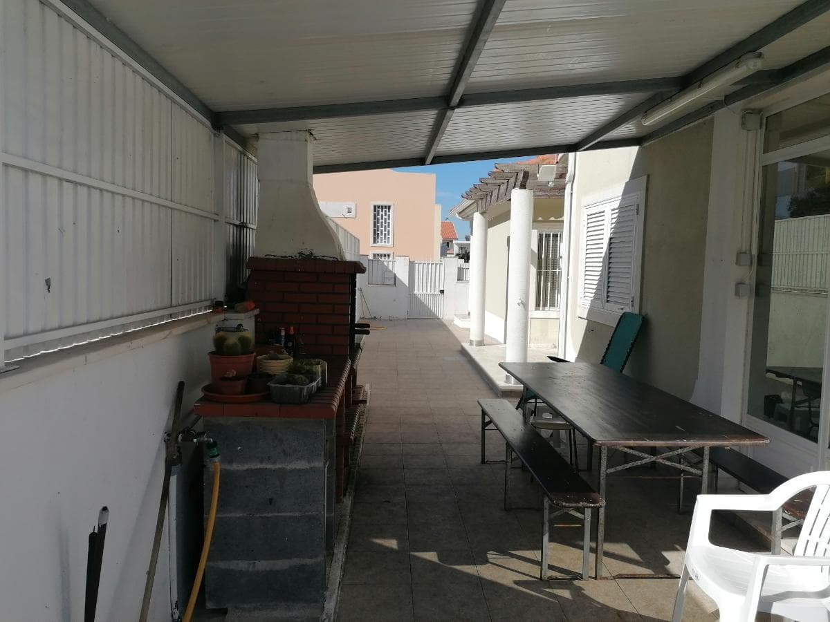 Moradia V4 c/ Piscina · Charneca da Caparica — imagen 8