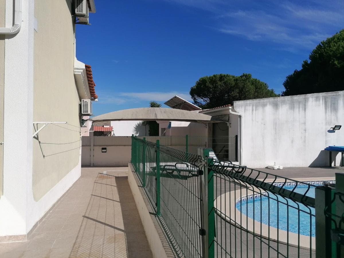 Moradia V4 c/ Piscina · Charneca da Caparica — imagen 11