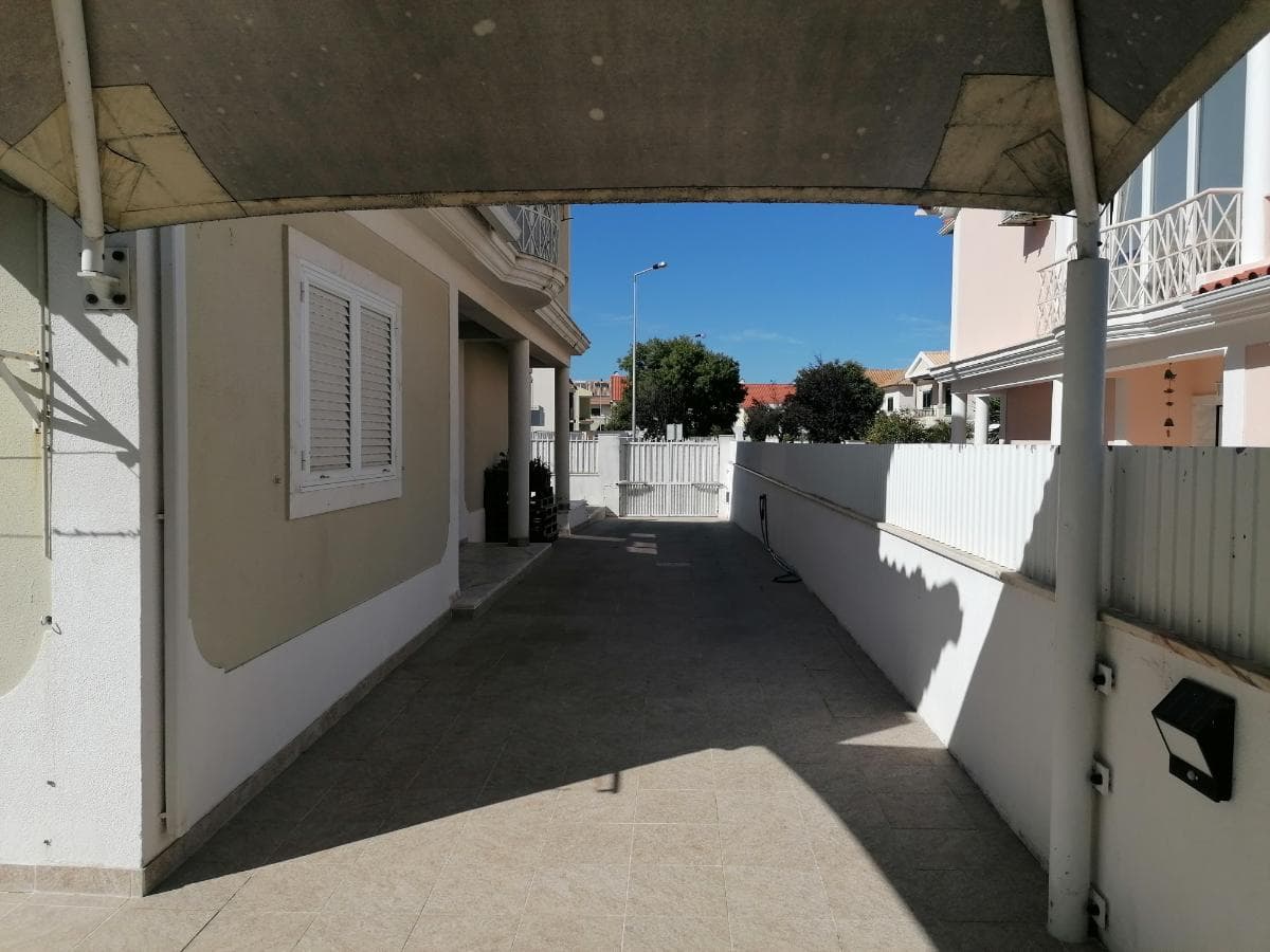 Moradia V4 c/ Piscina · Charneca da Caparica — imagen 12