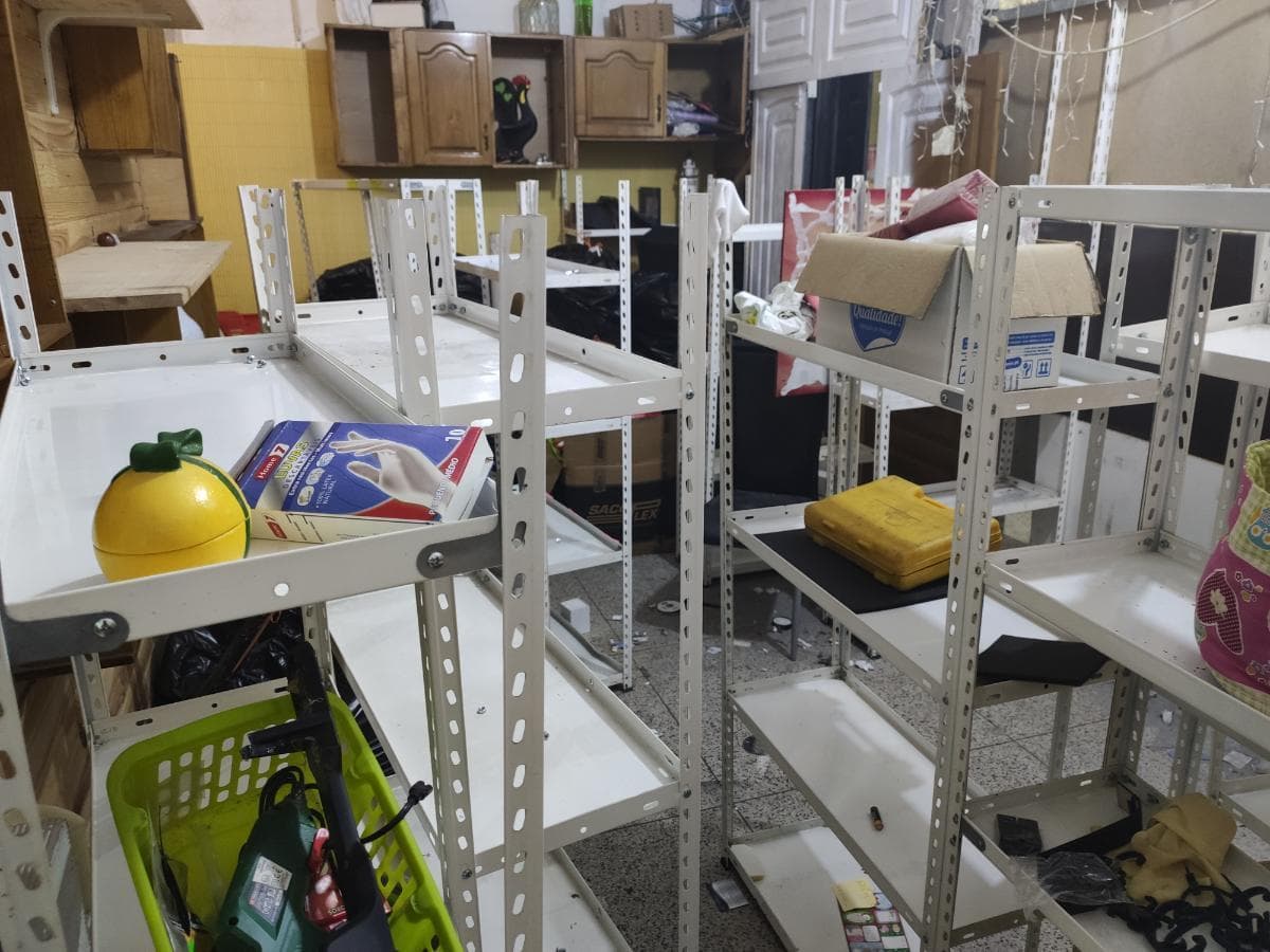 Mobiliário e Material Informático de loja · Mobiliário de escritório e Eletrodomésticos — imagem 42