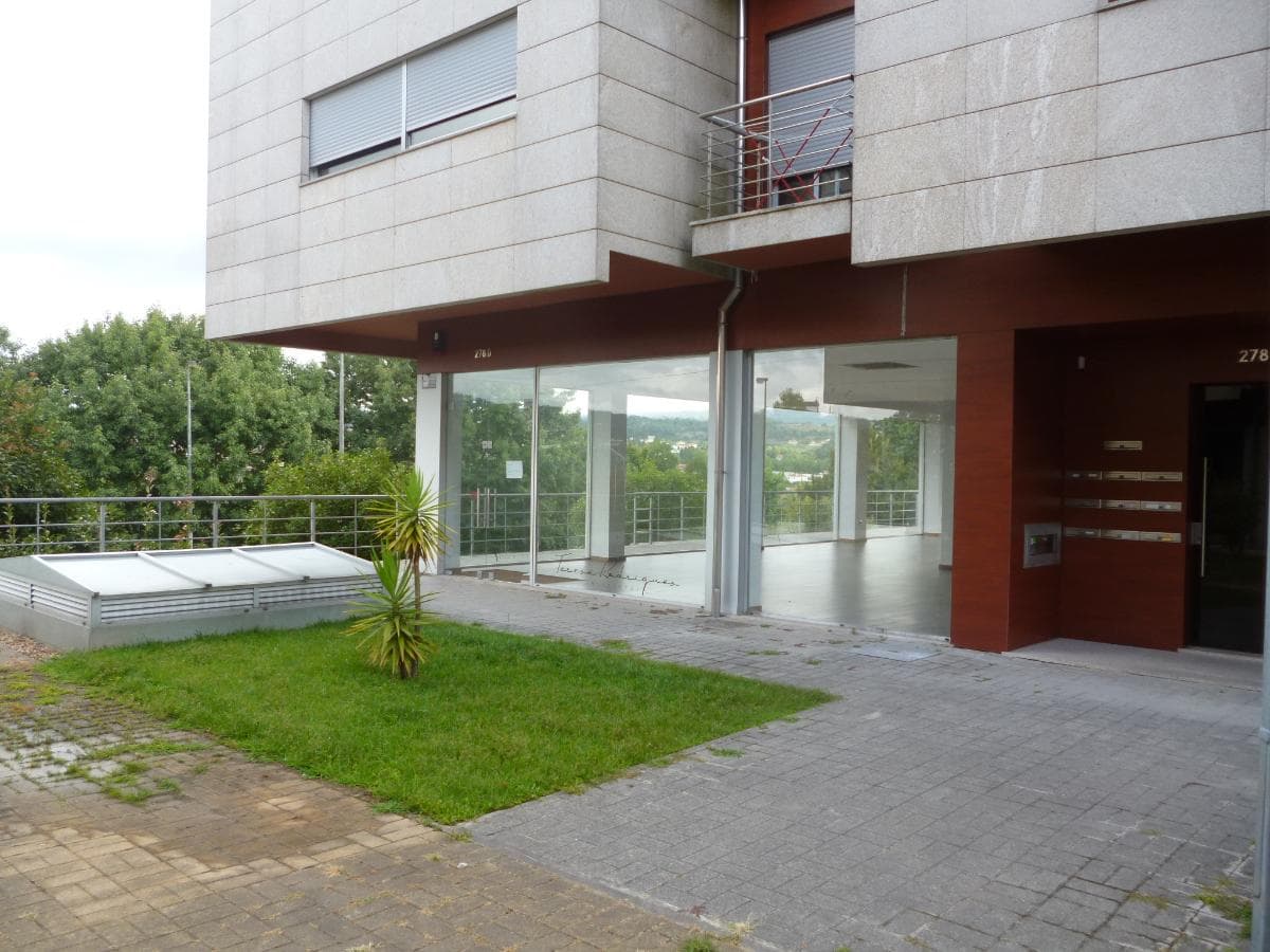 Loja com Garagem · Fafe — image 1