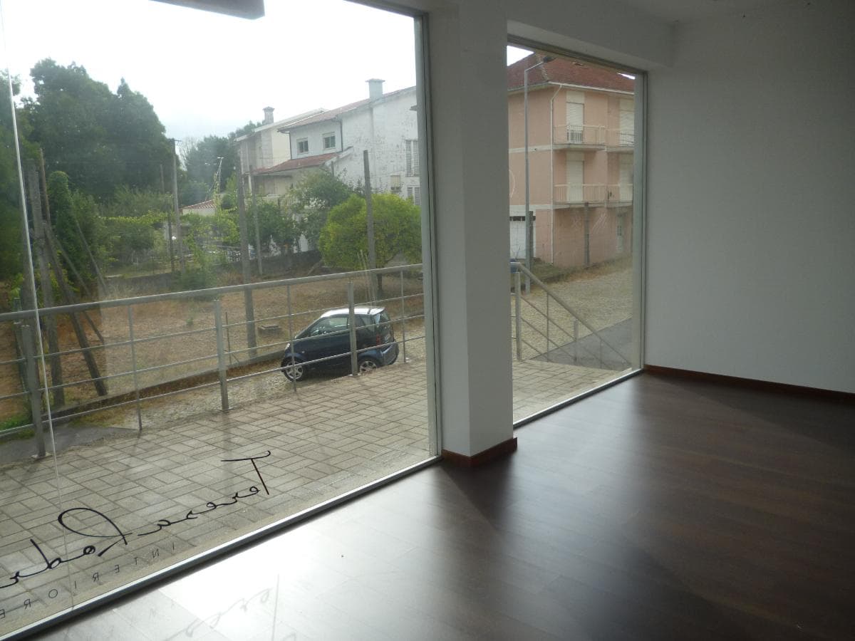 Loja com Garagem · Fafe — image 12