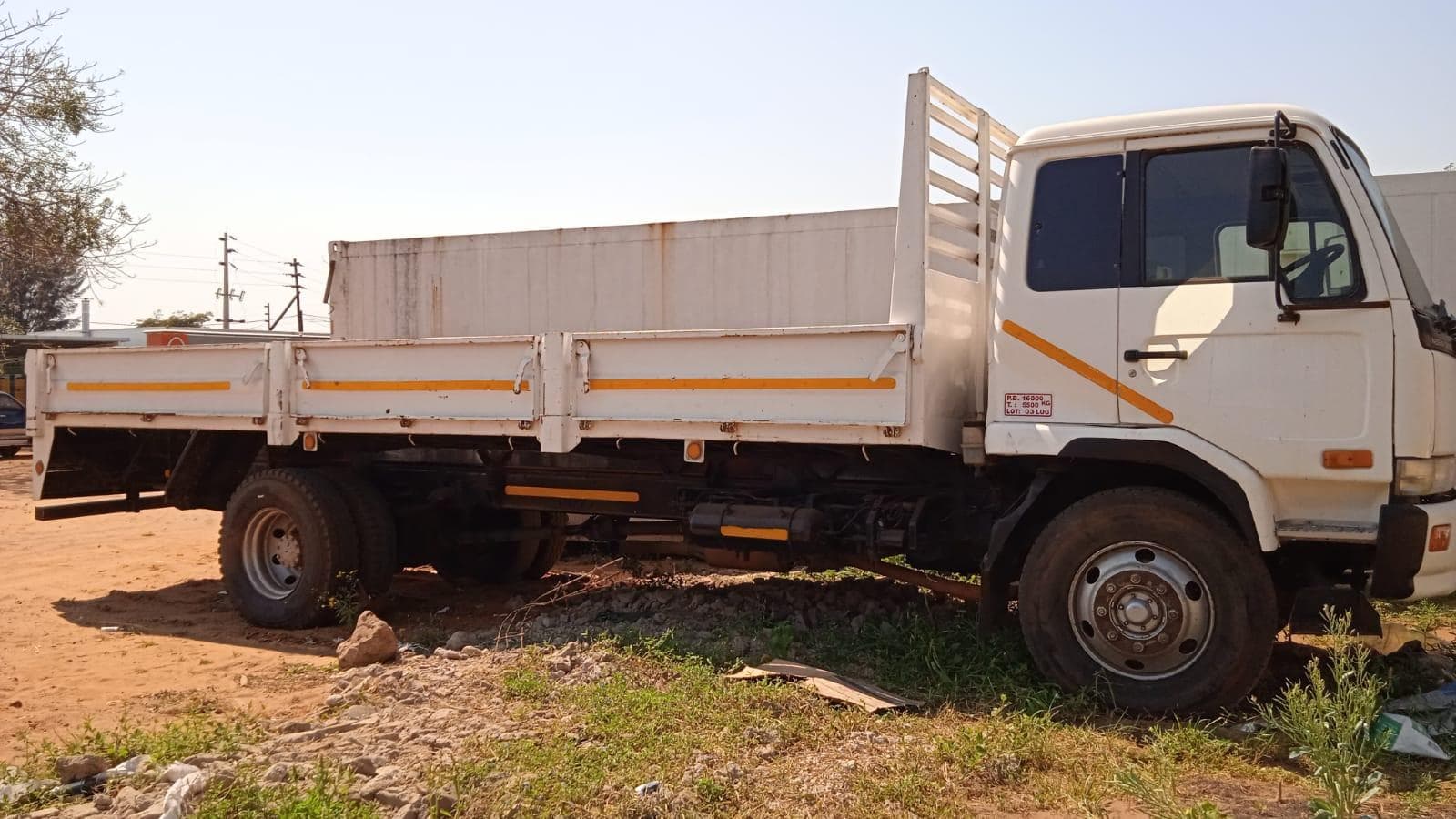 Camião Nissan UD 520 · — imagen 4