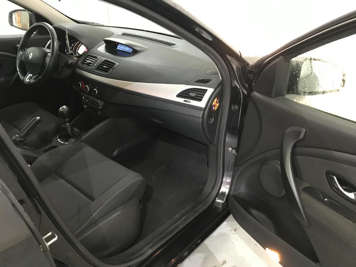 Renault Mégane 1.5DCI · Ano 2013 — imagem 24