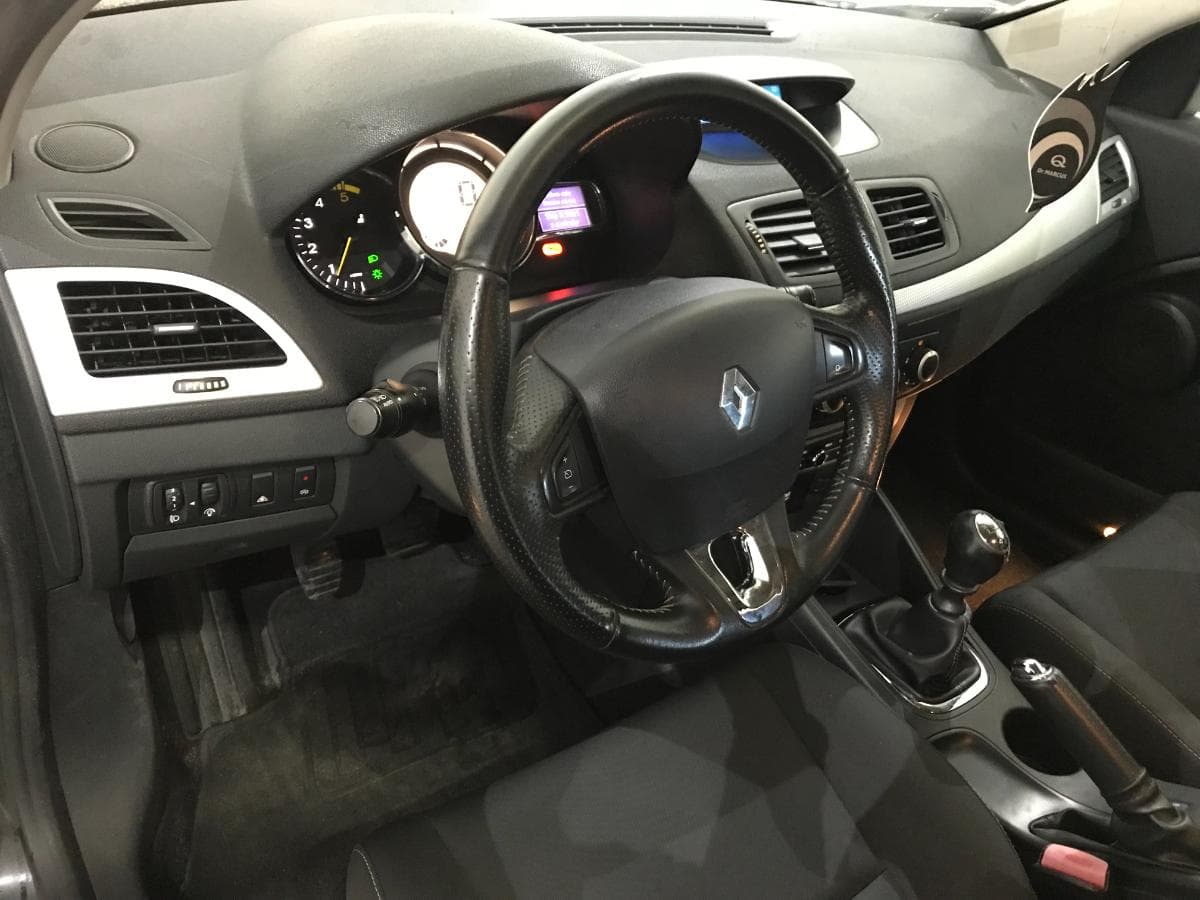 Renault Mégane 1.5DCI · Ano 2013 — imagem 30