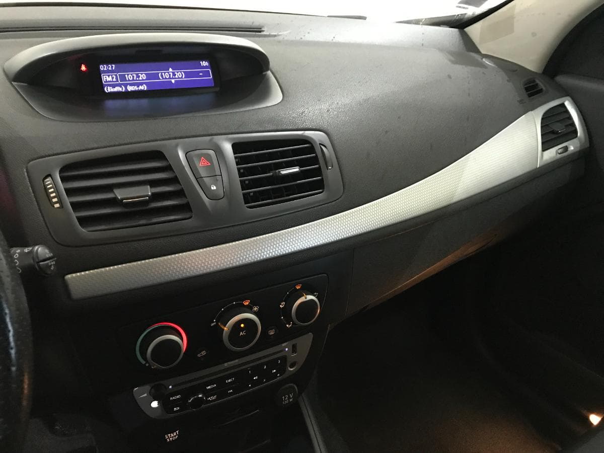 Renault Mégane 1.5DCI · Ano 2013 — imagem 33