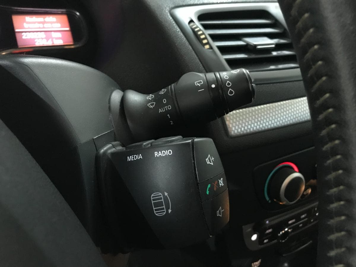 Renault Mégane 1.5DCI · Ano 2013 — imagem 40