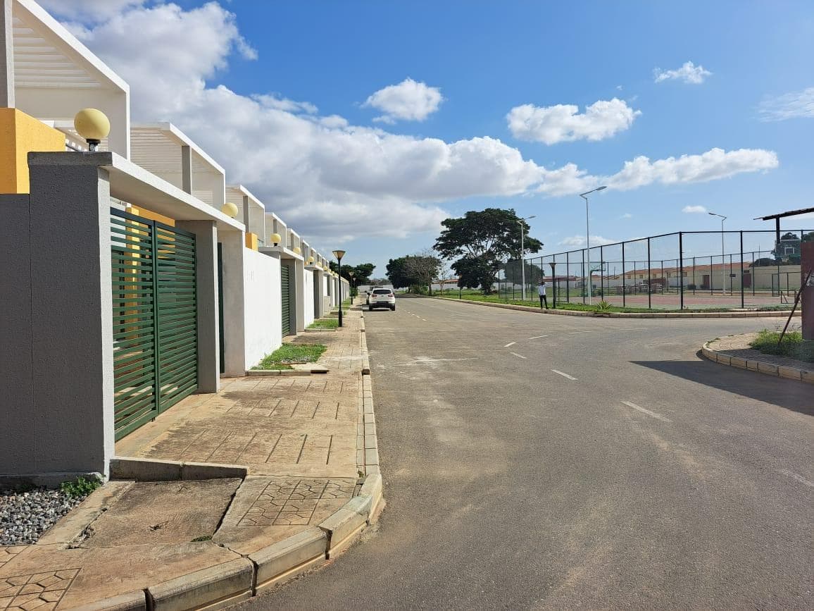 LOTE ÚNICO - 15 MORADIAS – VIANA, LUANDA · Viana — imagen 17