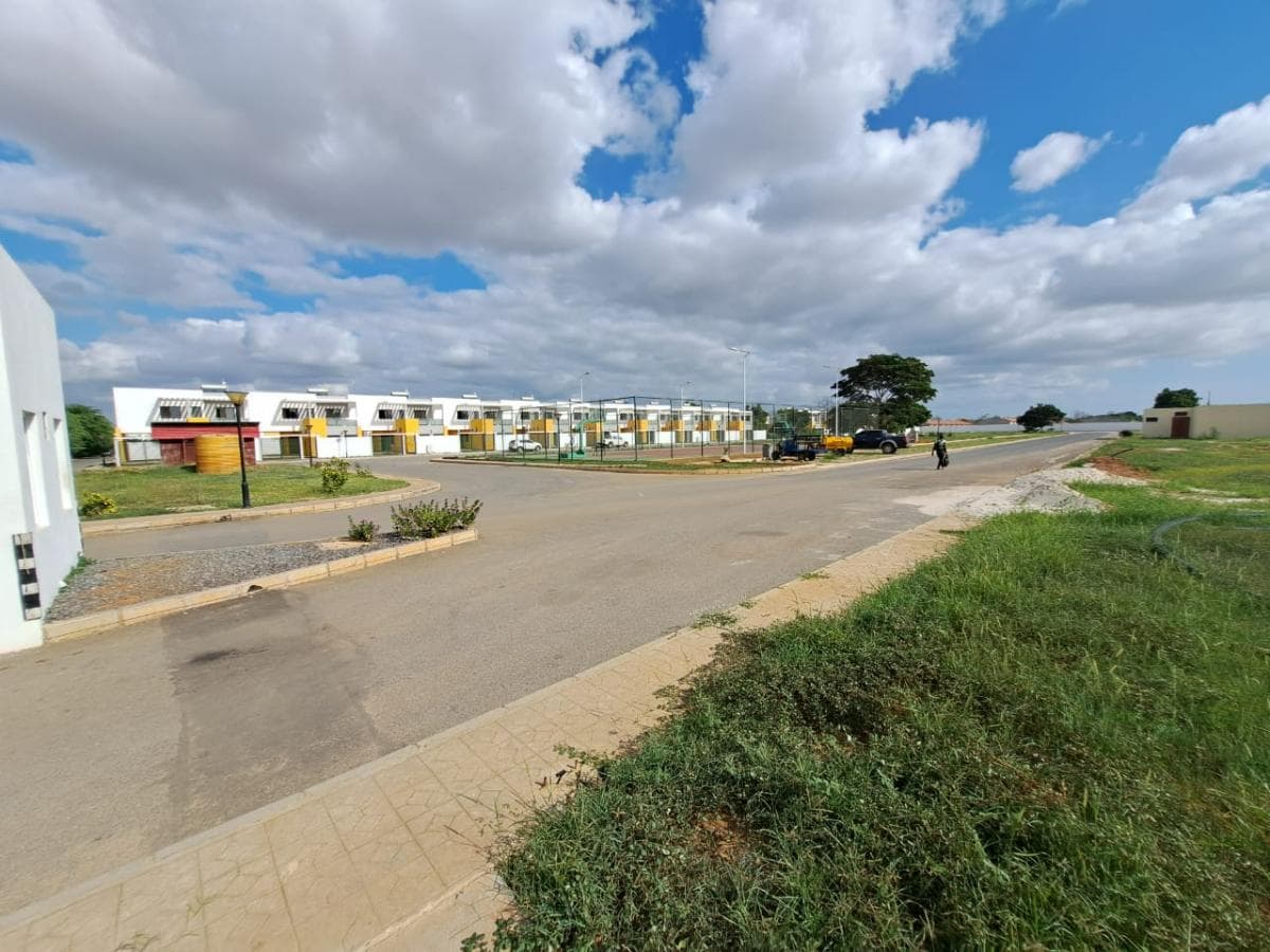 LOTE ÚNICO - 15 MORADIAS – VIANA, LUANDA · Viana — imagen 20