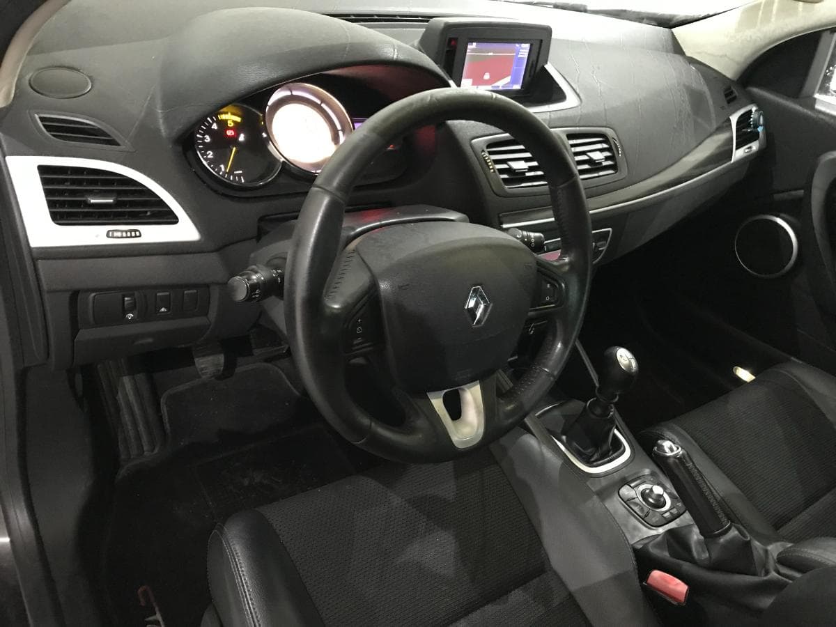 Renault Mégane Coupé 1.5DCI · Ano 2009 — imagem 25