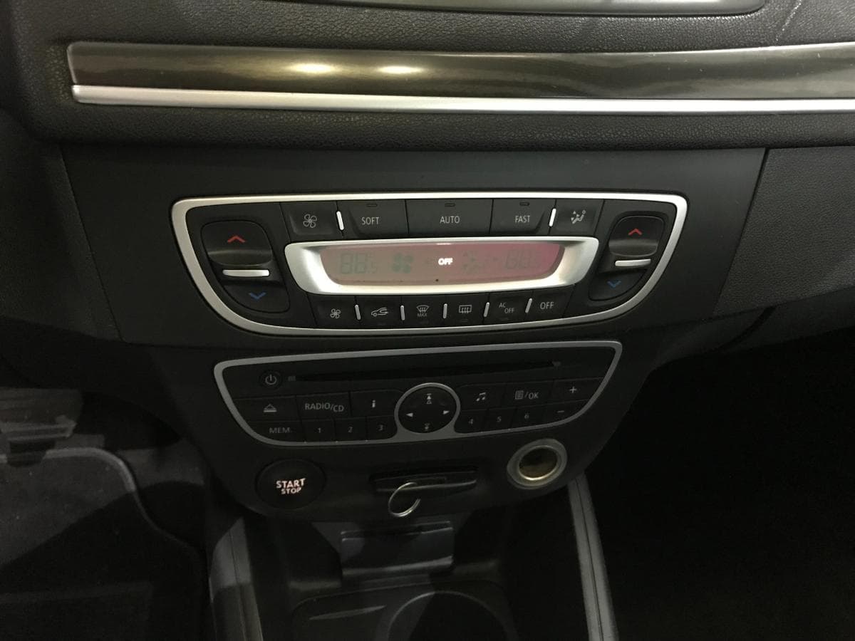 Renault Mégane Coupé 1.5DCI · Ano 2009 — imagem 28