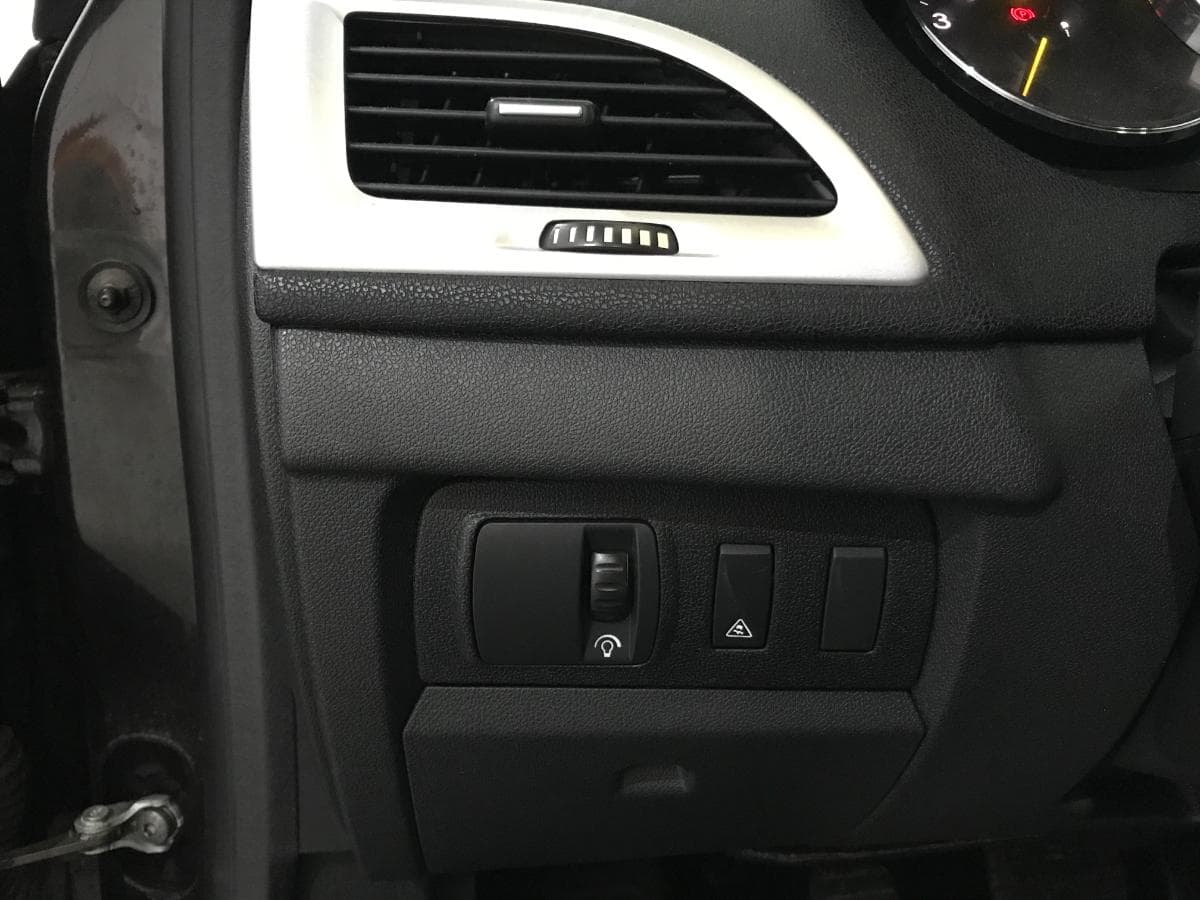 Renault Mégane Coupé 1.5DCI · Ano 2009 — imagem 35