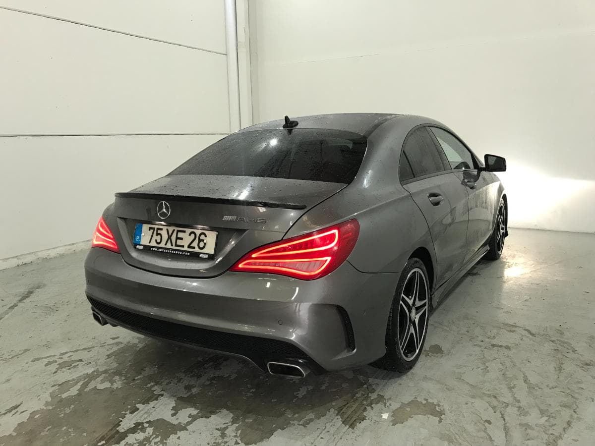 Mercedes-Benz CLA 200 CDI AMG · Ano 2015 — imagem 9