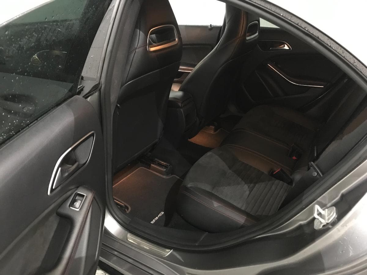 Mercedes-Benz CLA 200 CDI AMG · Ano 2015 — imagem 27