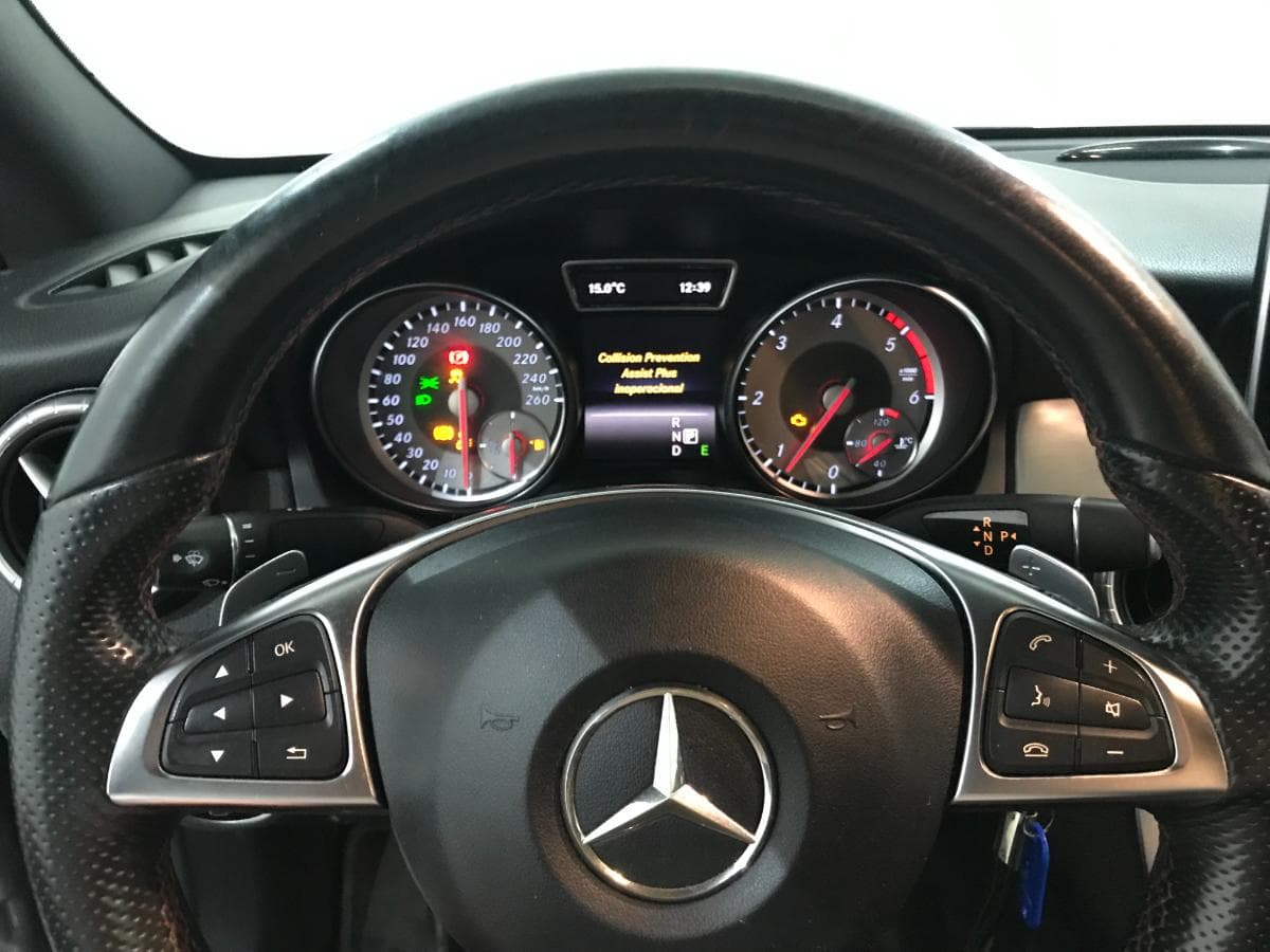 Mercedes-Benz CLA 200 CDI AMG · Ano 2015 — imagem 33