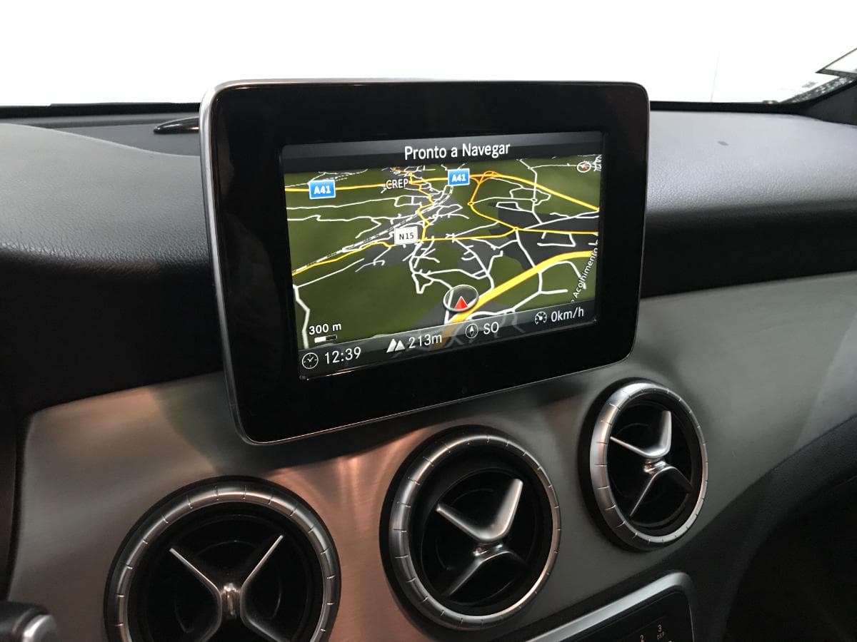 Mercedes-Benz CLA 200 CDI AMG · Ano 2015 — imagem 40