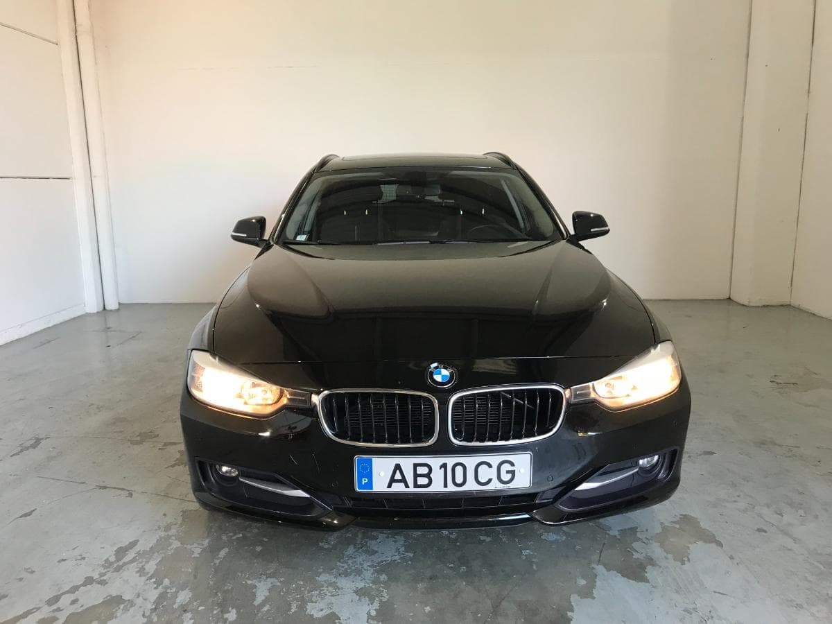 BMW 318 D Touring · Ano 2015 — image 2
