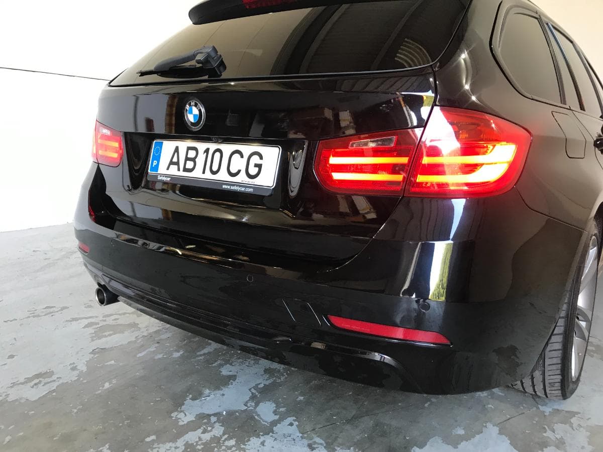 BMW 318 D Touring · Ano 2015 — image 8