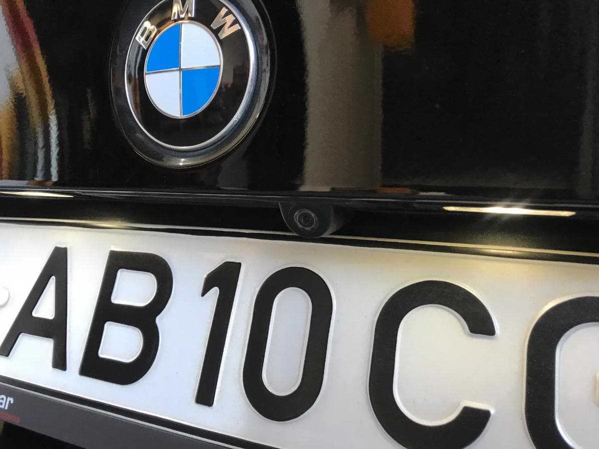 BMW 318 D Touring · Ano 2015 — image 9