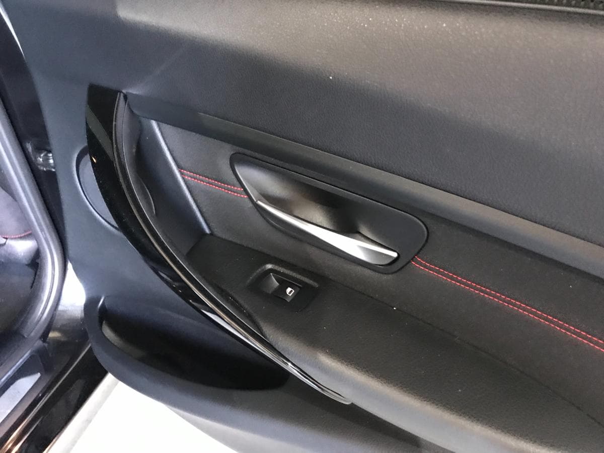 BMW 318 D Touring · Ano 2015 — image 22