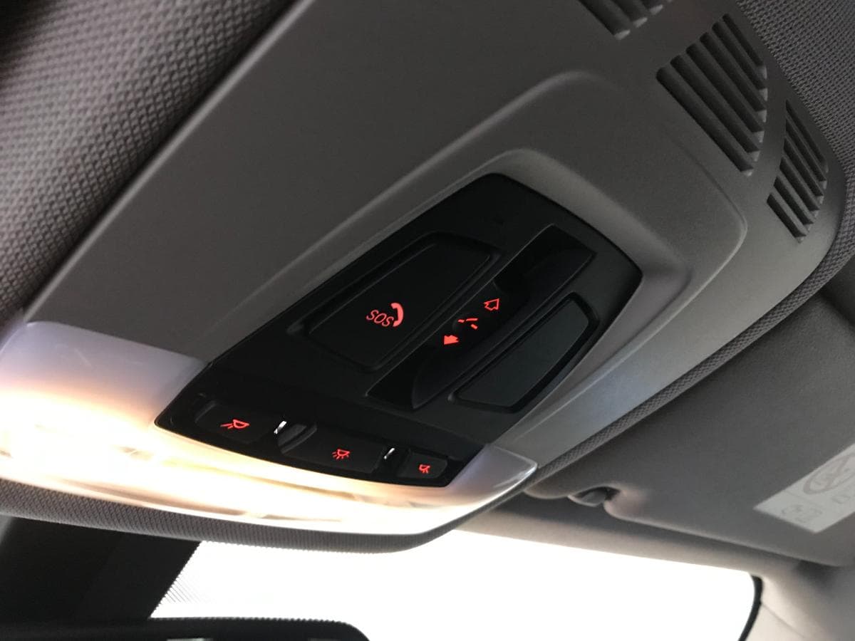 BMW 318 D Touring · Ano 2015 — image 36