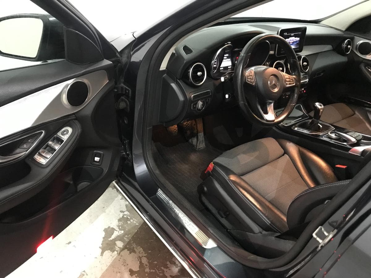 Mercedes-Benz C 200 D · Ano 2015 — image 21