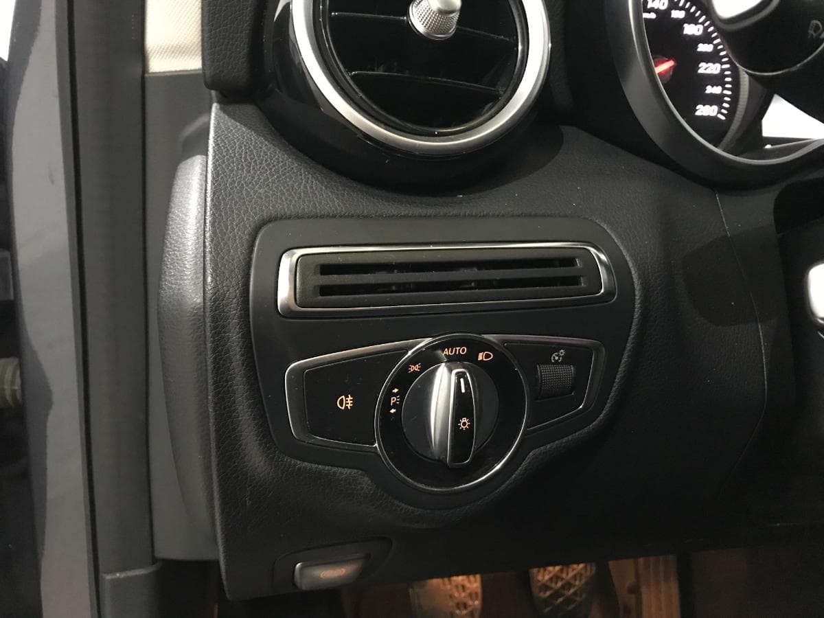 Mercedes-Benz C 200 D · Ano 2015 — image 45