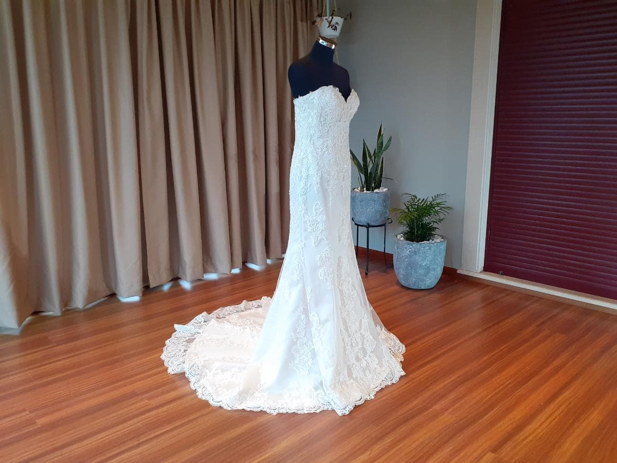 Wedding Dress — image 2