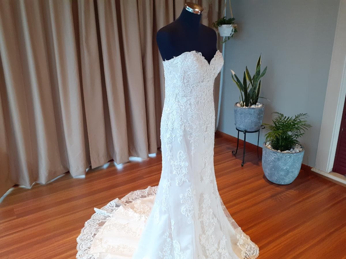 Wedding Dress — image 5