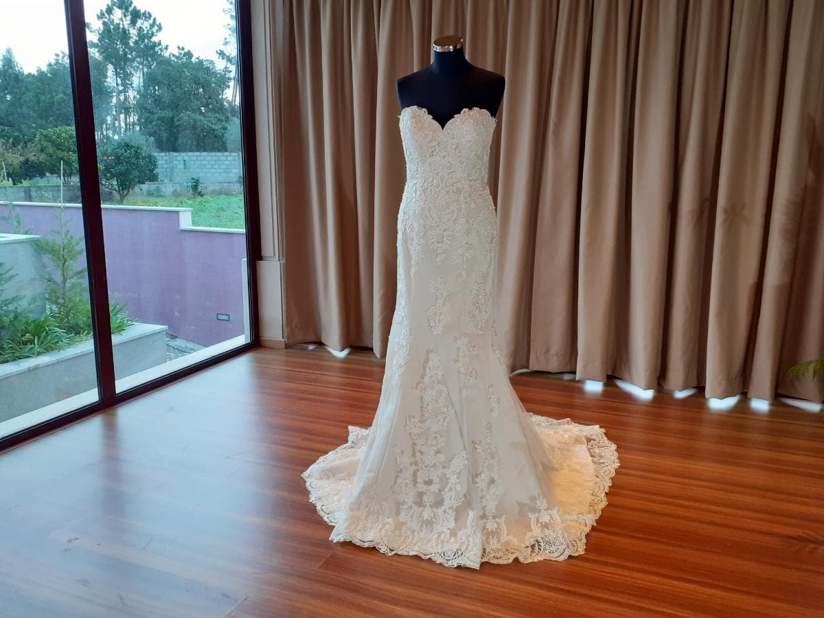 Wedding Dress — image 4