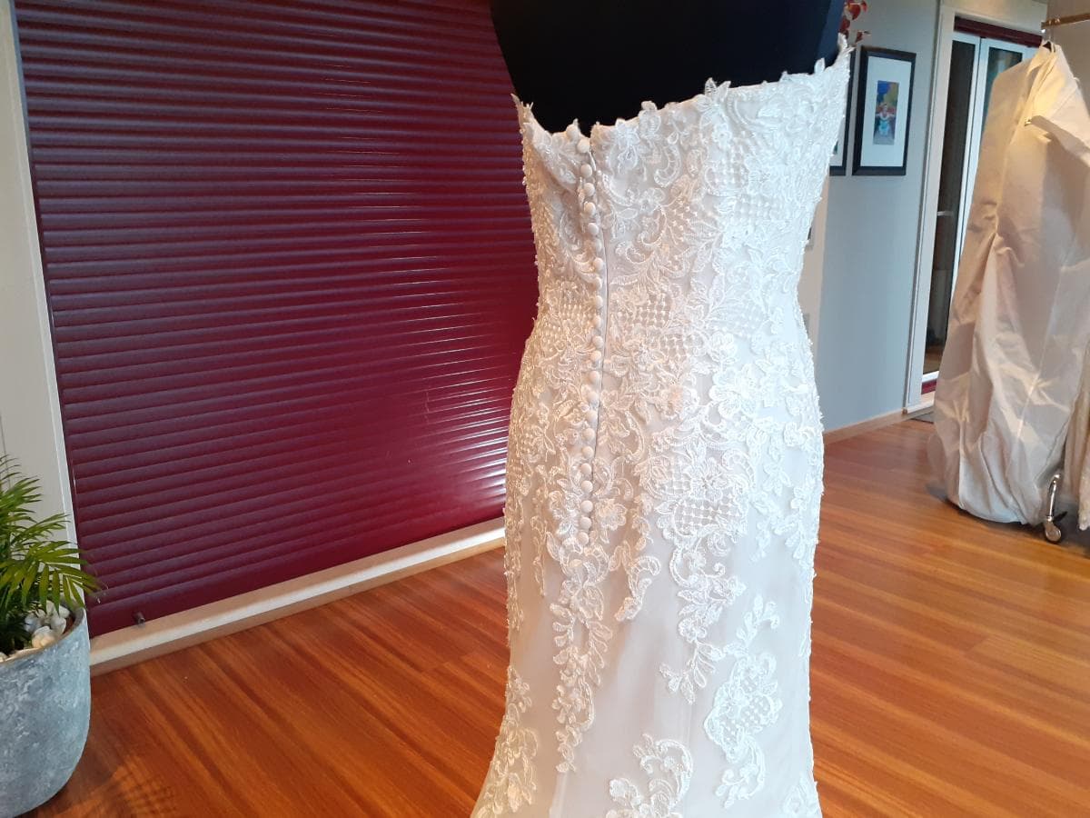 Wedding Dress — image 6