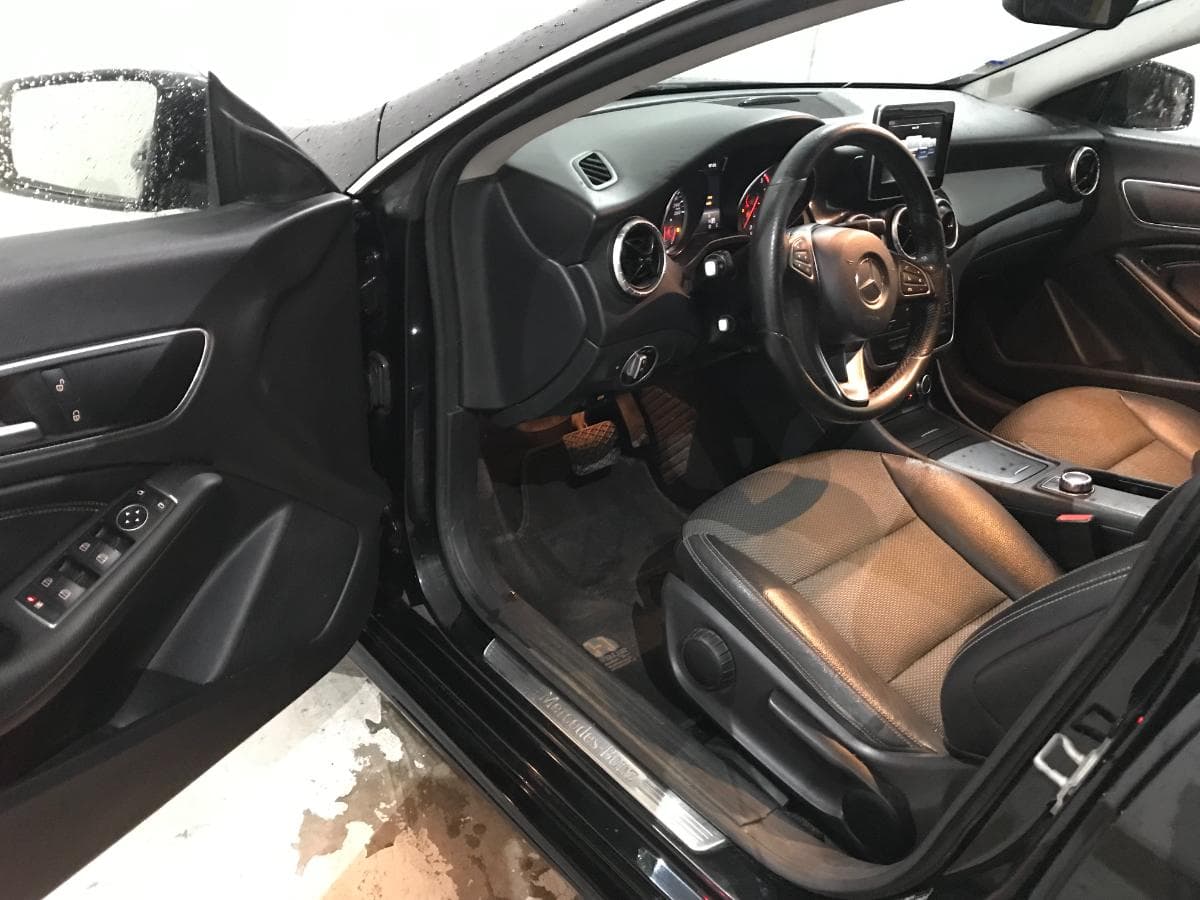Mercedes CLA 200CDI · Ano 2015 — imagem 20