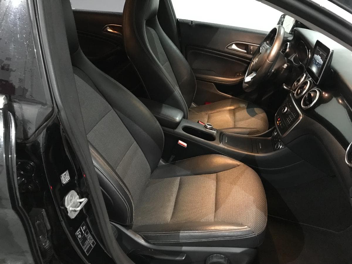 Mercedes CLA 200CDI · Ano 2015 — imagem 26