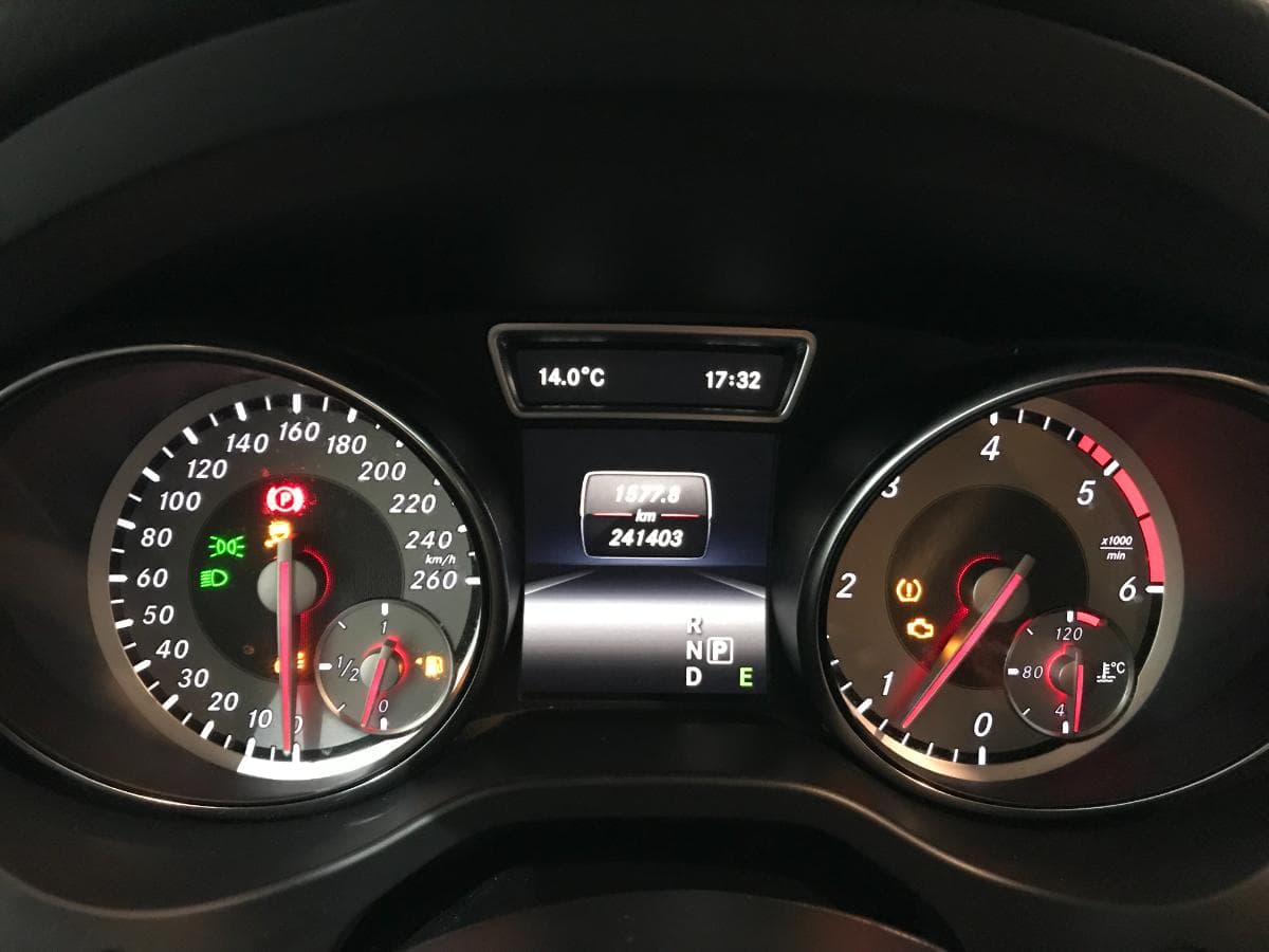 Mercedes CLA 200CDI · Ano 2015 — imagem 34