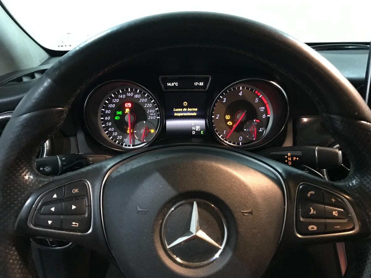Mercedes CLA 200CDI · Ano 2015 — imagem 39