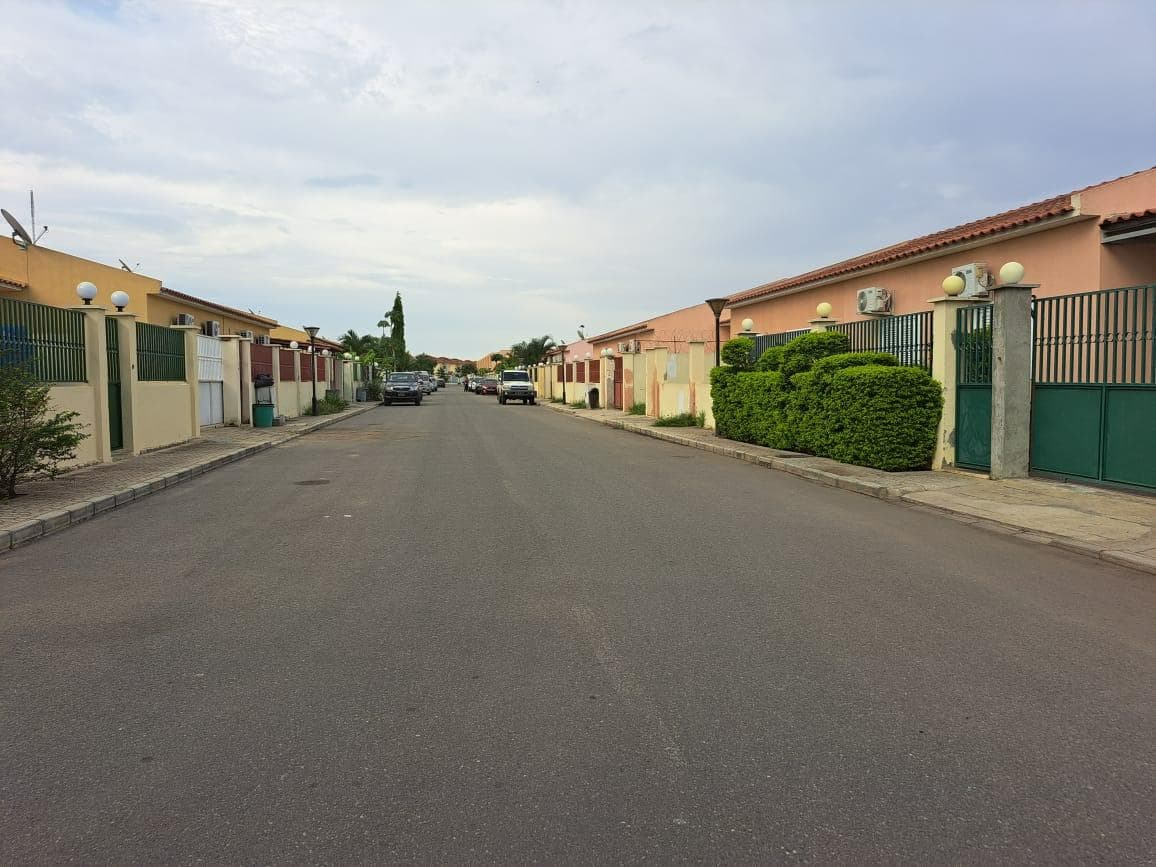 MORADIA T3 – LOTES INDIVIDUAIS - VIANA, LUANDA · Viana — imagen 1
