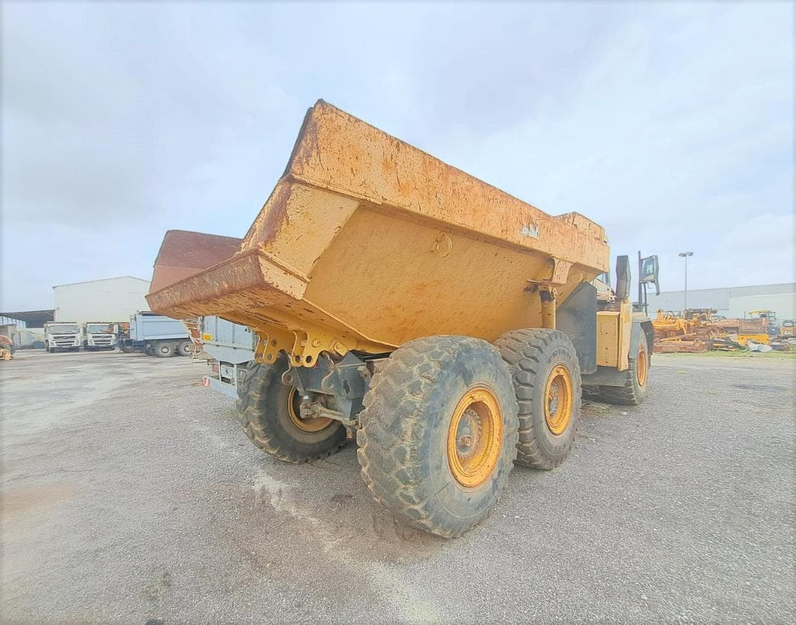Dumper (30T) KOMATSU HM300-1 · Viana — imagem 3