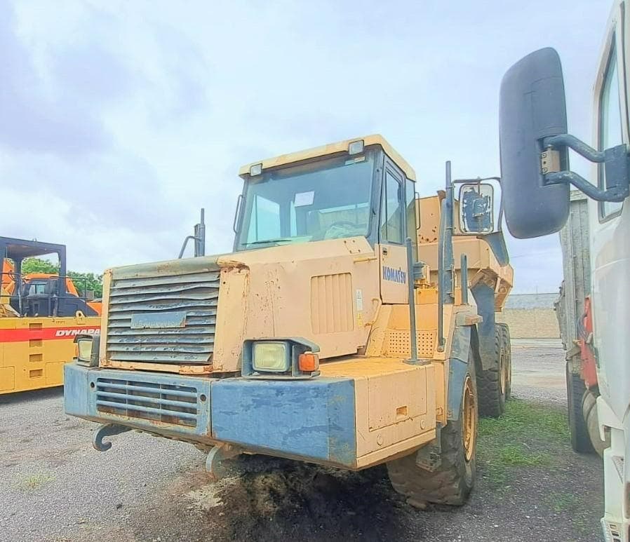 Dumper (30T) KOMATSU HM300-1 · Viana — imagem 5