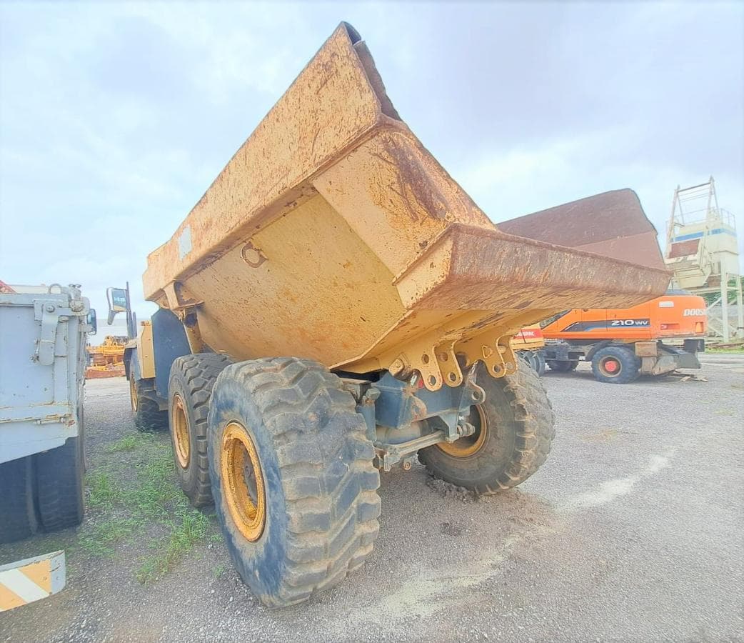 Dumper (30T) KOMATSU HM300-1 · Viana — imagem 7