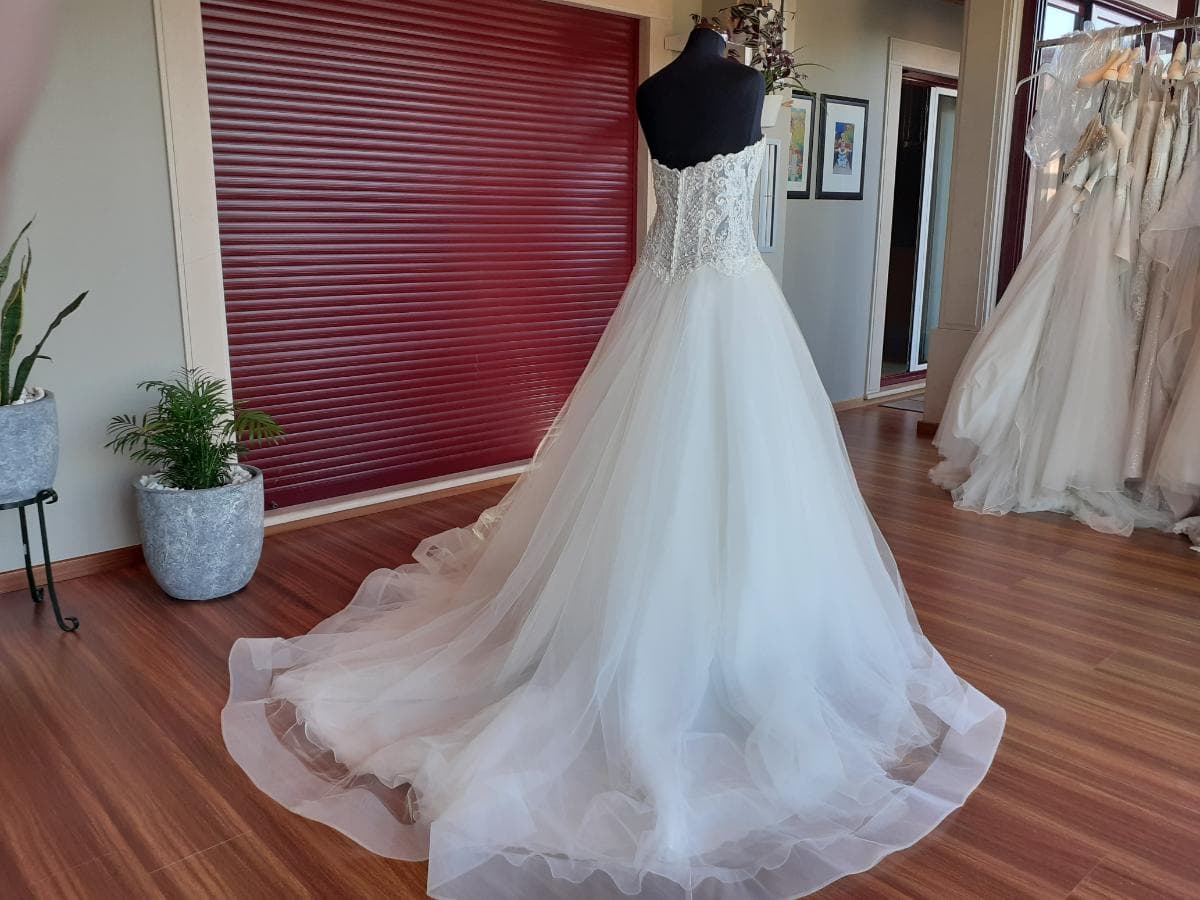 Wedding Dress — image 3