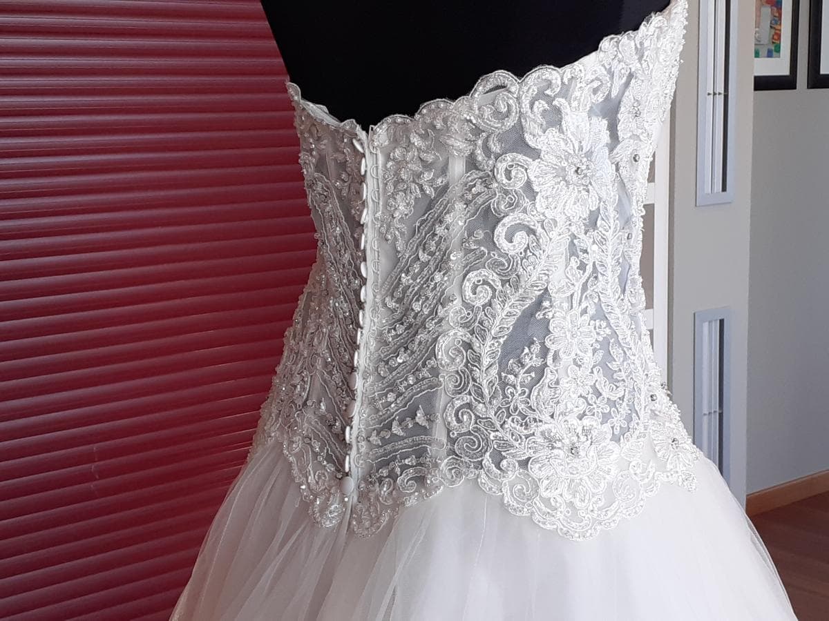 Wedding Dress — image 7