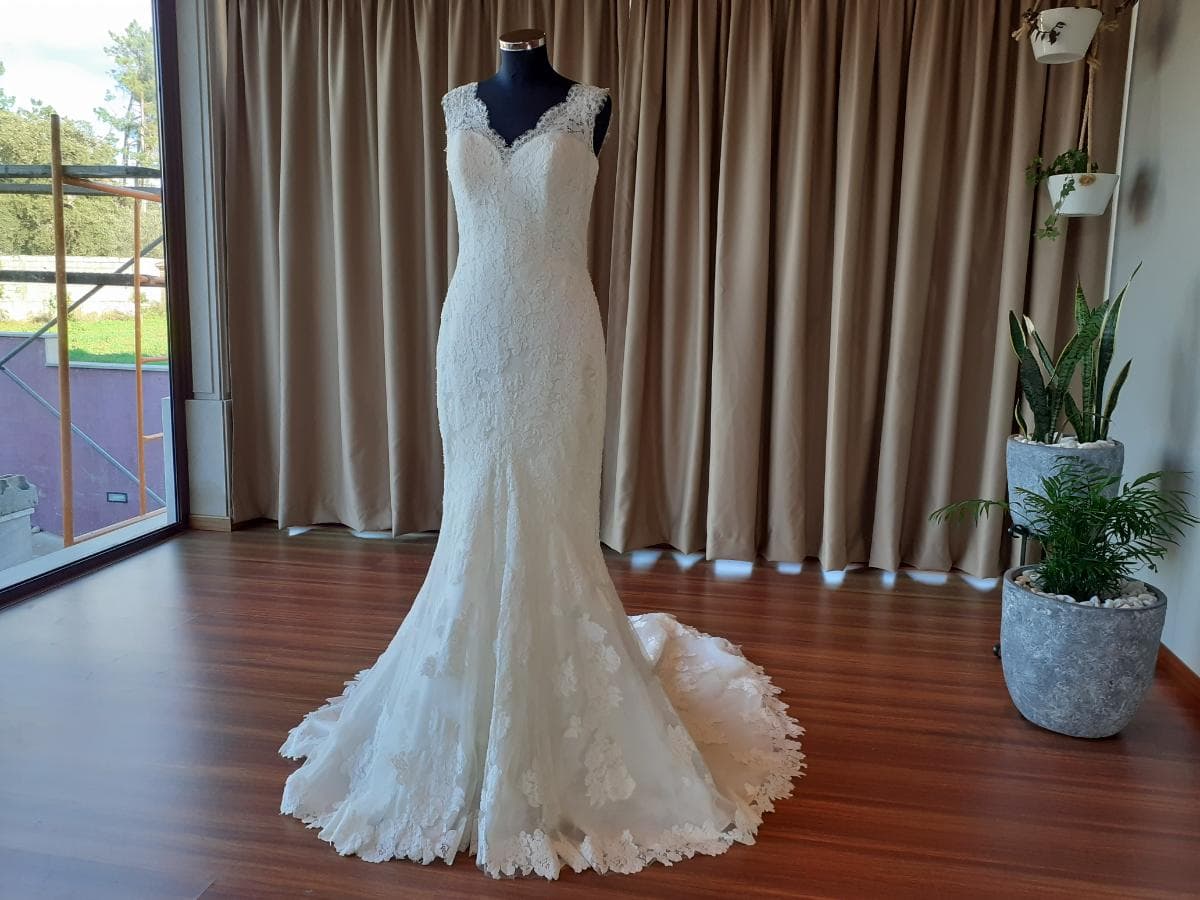 Wedding Dress — image 2