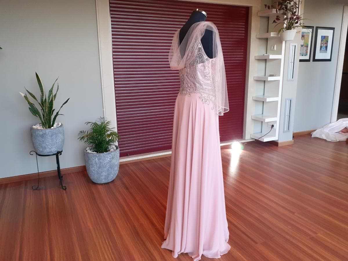 Robe de cérémonie — image 5
