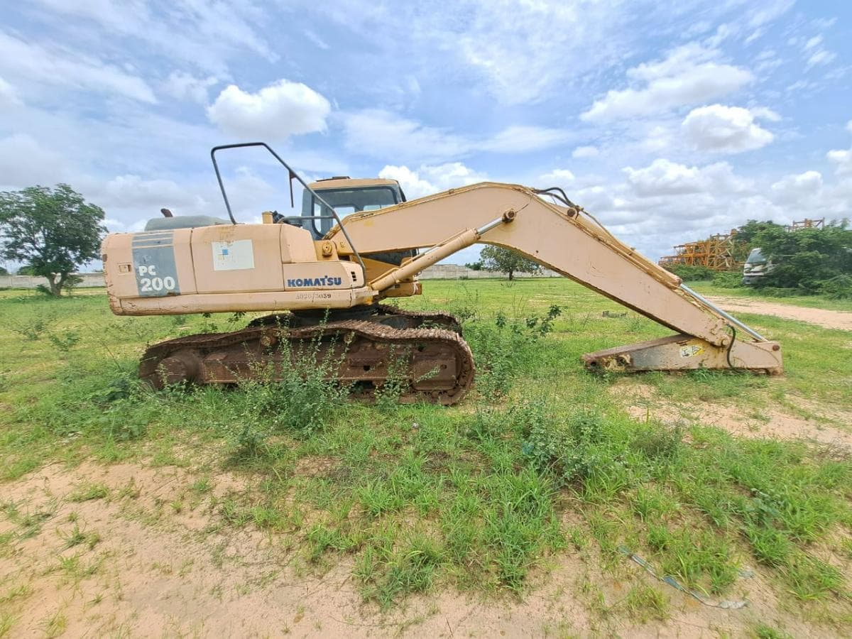 Escavadorade de Rastos (20T) KOMATSU PC200-7 · Viana — imagen 8