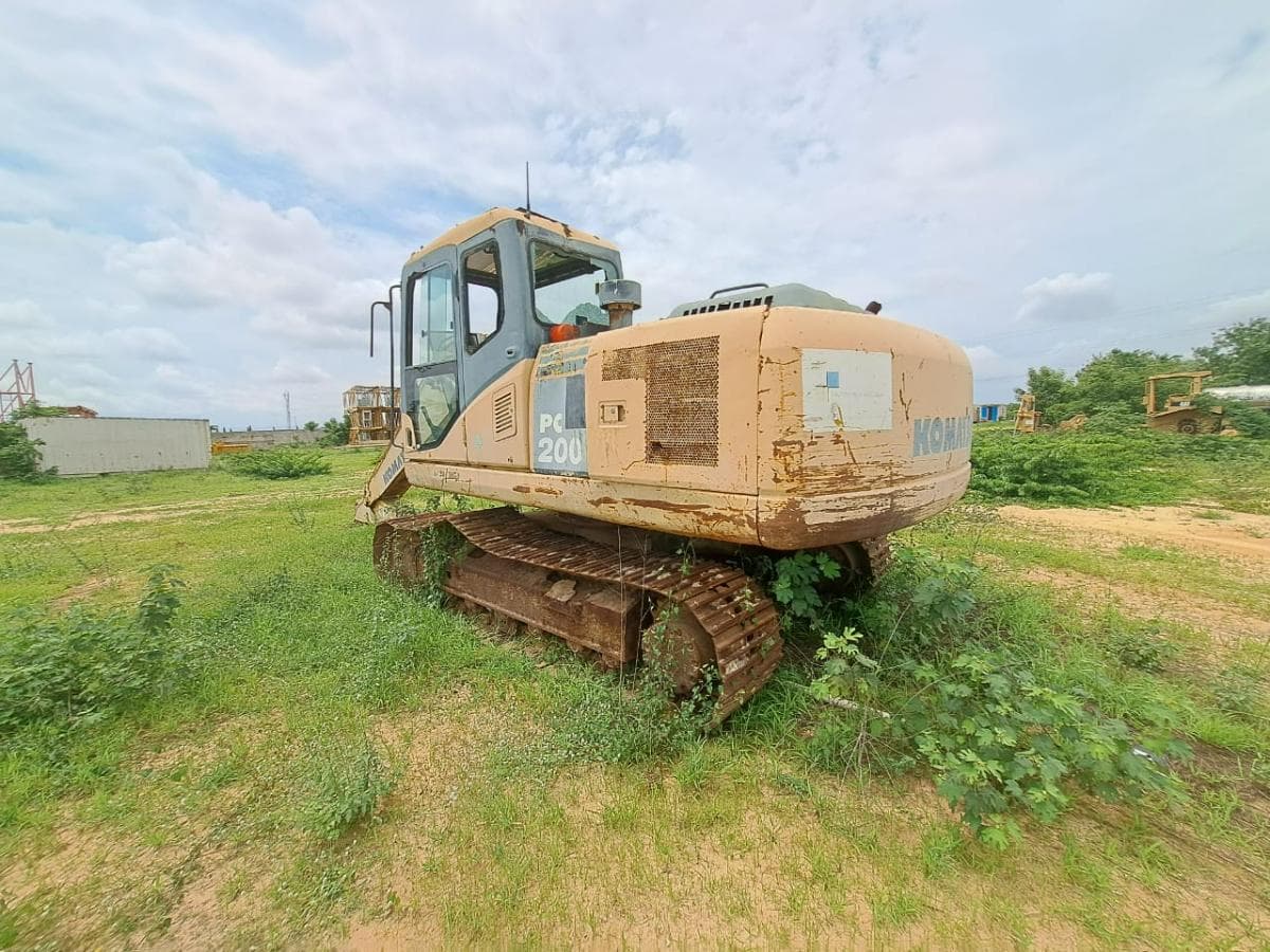 Escavadorade de Rastos (20T) KOMATSU PC200-7 · Viana — imagen 6